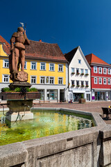 Marktplatz von Bad Mergentheim mit Milchlingsbrunnen in Baden-Württemberg, Deutschland