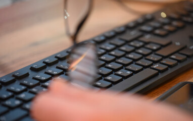 computer keyboard for electronic communication