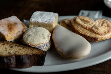 chocolate cake on a plate alfajor maizena and colacion 