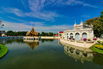 Naklejka premium Aisawan Dhiphya-Asana Pavilion at Bang Pa Royal Palace complex of former Rama Kings of Thailand near Ayutthaya, Thailand