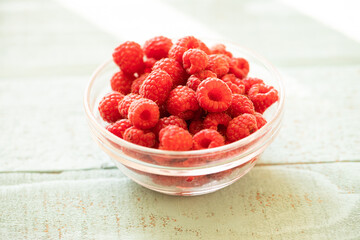 bowl of raspberries