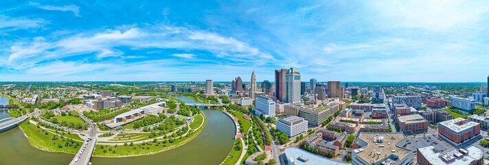 Fototapeta na wymiar Panorama horseshoe bend in Scioto River with downtown Columbus Ohio aerial