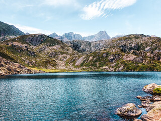Fototapeta premium lake and mountains