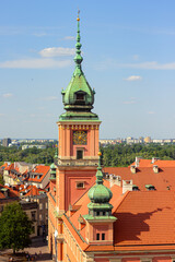 Obraz premium Tower of the Royal Castle in the Old Town (Stare Miasto) of Warsaw, Poland. Aerial view from the Taras Widokowy observation deck