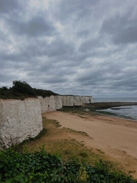 Kingsgate Bay en D&iacute;a Nubloso