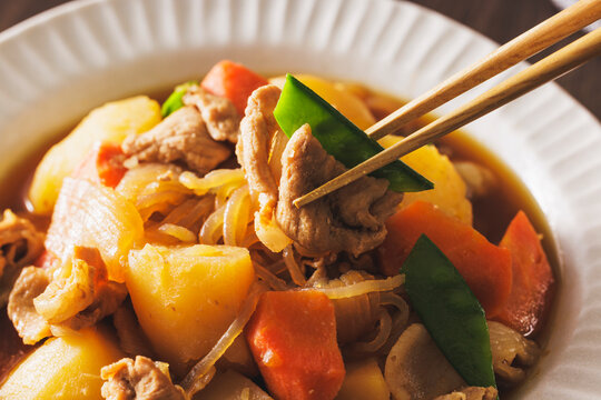 肉じゃが　pork and potato stew in Japanese stock