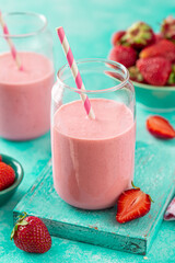 healthy strawberry smoothie