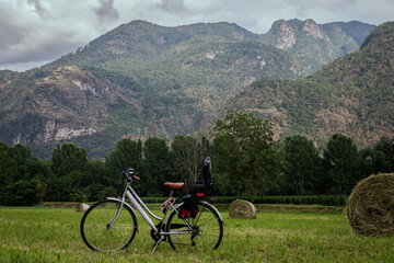 bici, andare con bicicletta, campagna. montagna, 