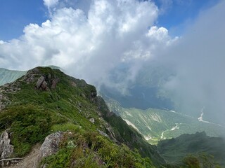 Mount Tanigawa is One of Japan’s famous 100 mountains. Mount Tanigawa, Tanigawadake is a craggy, rugged mountain found on the border of Gunma and Niigata prefectures in northern Minakami.