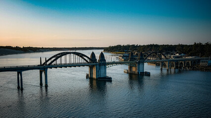 Fototapeta premium Florence Oregon bridge over the Suislaw River