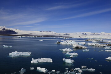 Jökulsárlón is a large glacial lake located in the south of the Vatnajökull glacier between the Vatnajökull National Park and the town of Höfn,appeared between 1934 and 1935