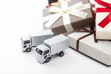 トラックとプレゼントボックス