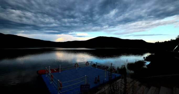 Wusu Langzi Lake, is the Greater Khingan forest area rare wide lake, is located in the southwest of the Arxan Tianchi 5 kilometers of HALAHA river Valley edge, is the crater lake formed by water gathe