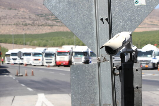 C&aacute;mara de seguridad en parqueadero de veh&iacute;culos de alto tonelage