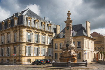 Fototapeta na wymiar In the historic centre of Reims