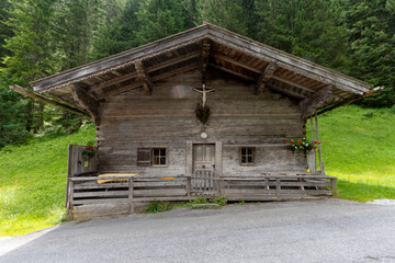 Fototapeta na wymiar Berghütte im Alpenpark Karwendel.