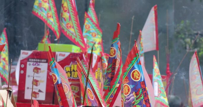 Chinese Ghost Festival, Zhongyuan Purdue, offering sacrifices to ghosts and gods, sacrificial objects, and people. Belief