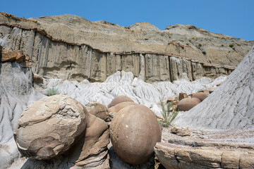 Cannonball concretions at Theodore Roosevelt National Park in North Dakota. - obrazy, fototapety, plakaty