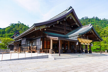 縁結びの神・福の神として名高い出雲大社（島根県出雲市）