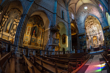 Fototapeta premium Inside the beautiful church of Evora in Portugal 