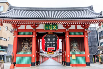 東京、浅草寺の雷門