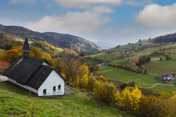 Fototapete Rund Chapel in Black Forest near Wiedener Eck, autumn landscape, Wieden, Loerrach district, Baden-Wuerttemberg, Germany © Conny Pokorny