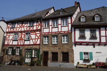 Fototapeta na wymiar Fachwerkhäuser in Monreal in der Eifel