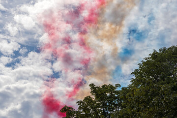 Der Himmel über Paris am Nationalfeiertag