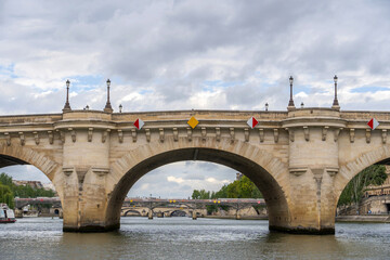 Obraz premium Pont Neuf, die älteste Brücke von Paris