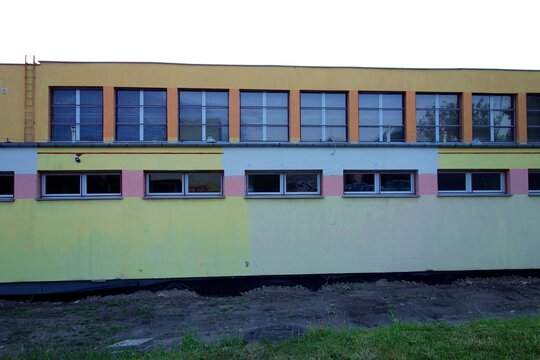 Renovation and construction works at the primary school - building , excavation , insulation - moisture protection of the building - waterproofing