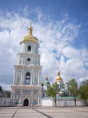Fototapeta na wymiar tower of saint sophia cathedral and blue sky in capital kyiv