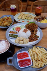 thai food chicken curry