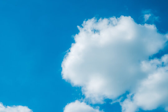 รูปภาพSky-Clouds – เลือกดูภาพถ่ายสต็อก เวกเตอร์ และวิดีโอ8,637 | Adobe ...