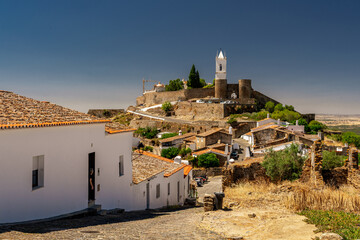 Miasteczko z białymi domami w Monsaraz, region Alentejo w Portugali.  © Aneta