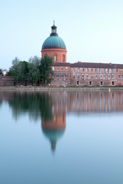  the Garonne River and La Grave dome in Toulouse, France