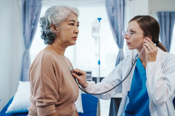 Obraz premium Female doctor examined patient health peace of mind. Basic procedure for general examination, Medical history taking, Physical examination, Blood test. stomach disease, hypertension, osteoporosis