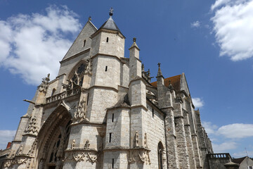 Fototapeta na wymiar Eglise Notre-Dame-de-la-Nativité de Moret-sur-Loing
