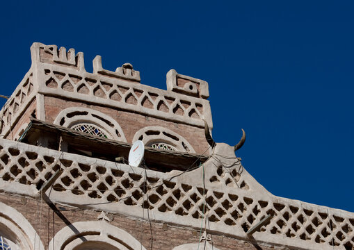 In Yemen, ibex horns fixed on walls and roofs are meant to protect the house and the family living in it from malefic spirits;