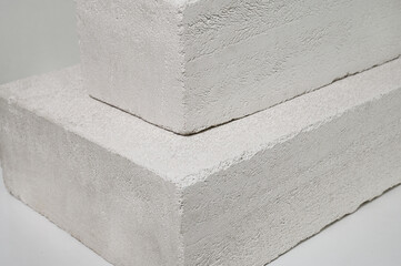 Aerated concrete blocks lie on top of each other.