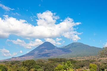 El Parque Nacional Los Volcanes en El Salvador