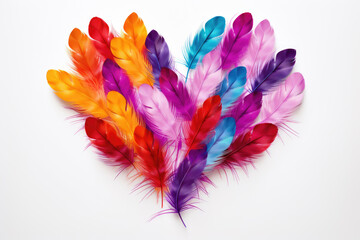 farbige Federn angeordnet