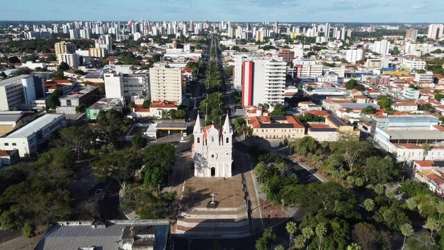 Imagens a&eacute;reas da igreja S&atilde;o Benedito e a Av. Frei Serafim em Teresina 