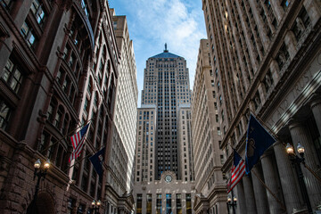 Fototapeta na wymiar Financial District and Board of Trade in Downtown Chicago, IL Loop