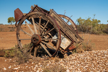 Vintage wooden wagon abandoned in the Australian outback © wrightouthere