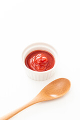 白背景にケチャップ