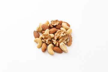 白背景にミックスナッツ