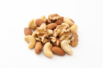 白背景にミックスナッツ