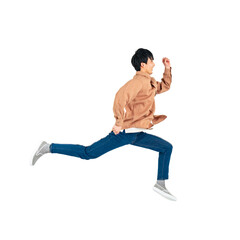 ジャンプするカジュアルな若い男性　背景透過切り抜きPNG