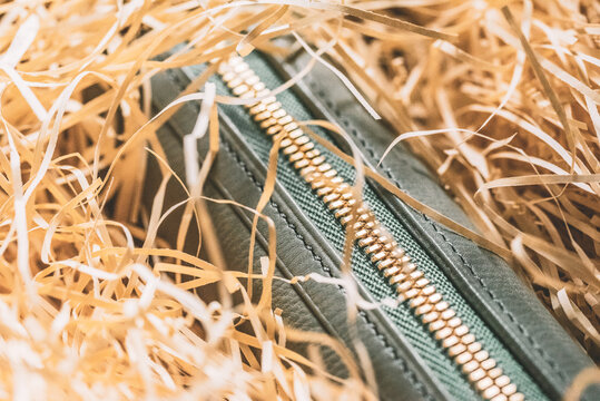 エクセラファスナーと革製品