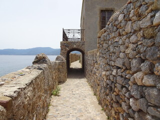 La ville fortifiée de Monemvasia dans le Péloponnèse (Grèce - Europe)